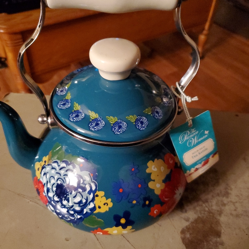 Pioneer Woman  Dazzling Dahlias Teal Green 2 Qt. Tea Kettle